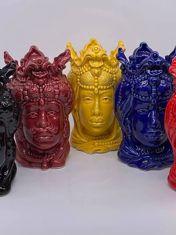 Set van twee Moorse hoofden van Emiro Ceramica Caltagirone, handgemaakt, hoogte 20 cm, diverse kleuren voor wholesale door DD Ceramiche Siciliane