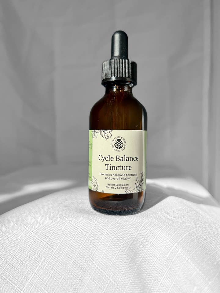 Teinture Herbacée Équilibre du Cycle pour la vente par The Fertile Glow