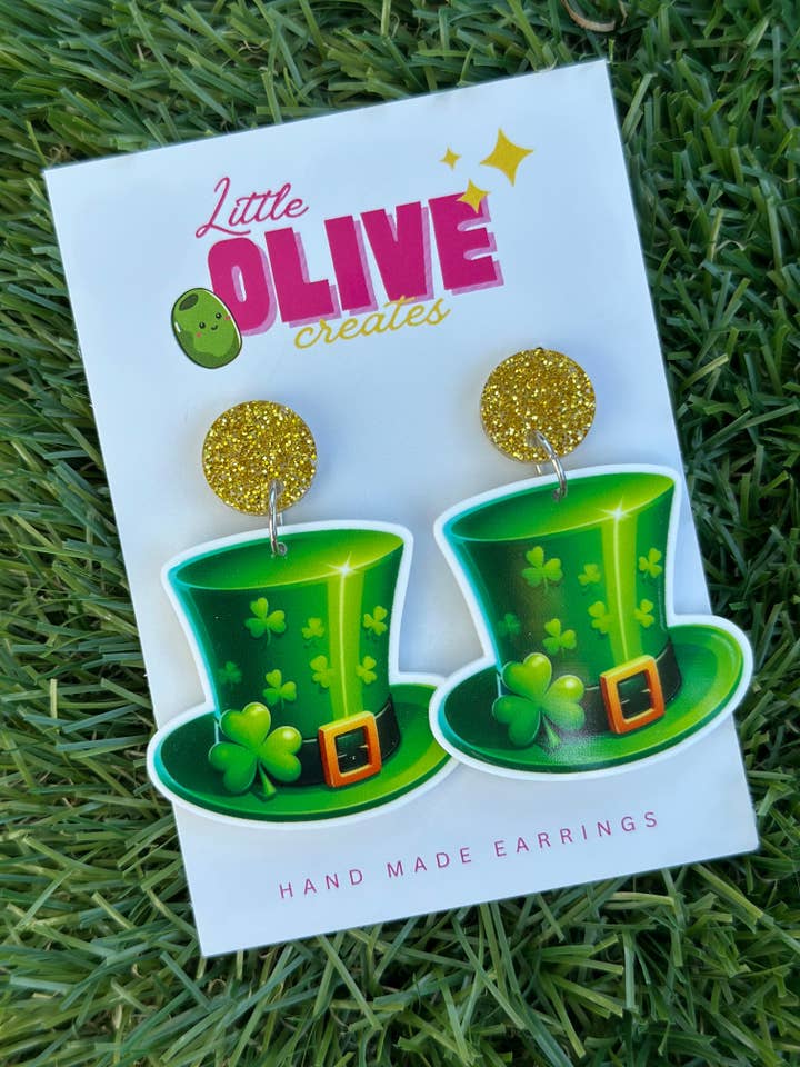Orecchini pendenti scintillanti fortunati per il giorno di San Patrizio per la vendita all'ingrosso da parte di Little Olive Creates