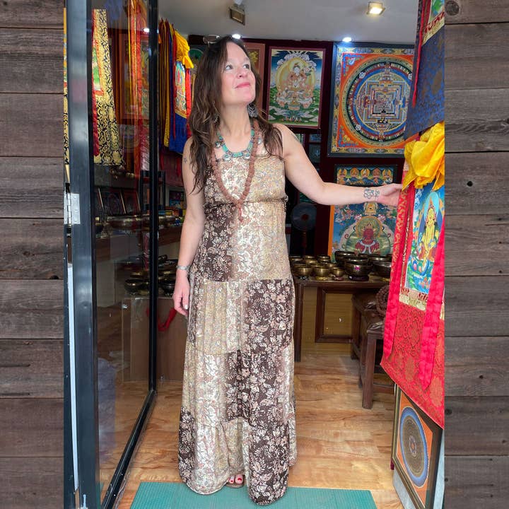 Colores surtidos Vestido largo de seda hippie bohemio escalonado con corsé en la espalda de venta al por mayor en Faire