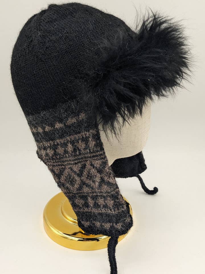 Chapeau trappeur en alpaga à bordure en fourrure — Studio pour la vente par Lanart Alpaca