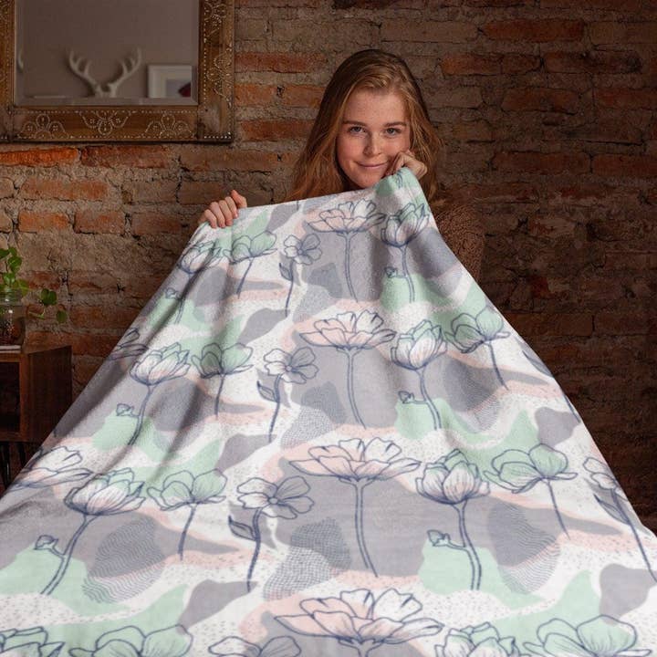 Grå mintgrön blommig sherpa fleecefilt fluffig fuskpäls kasta filt varm mjuk filt för wholesale av daintyduvet