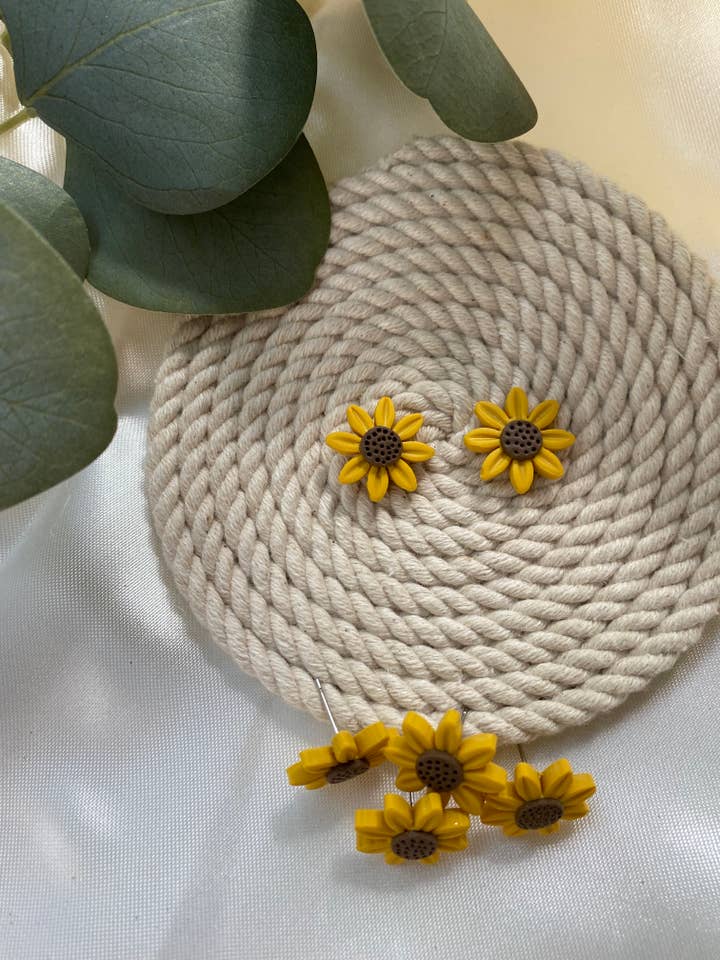 Sunflower studs for wholesale by Rachel Ray Co