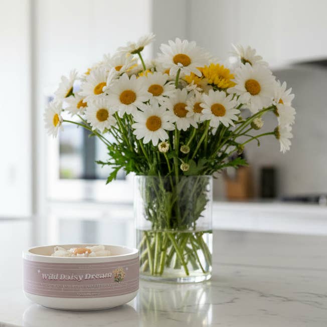 Vela de Soja em Taça Mini de 7 Oz com Margarida Selvagem por atacado de Que Cute
