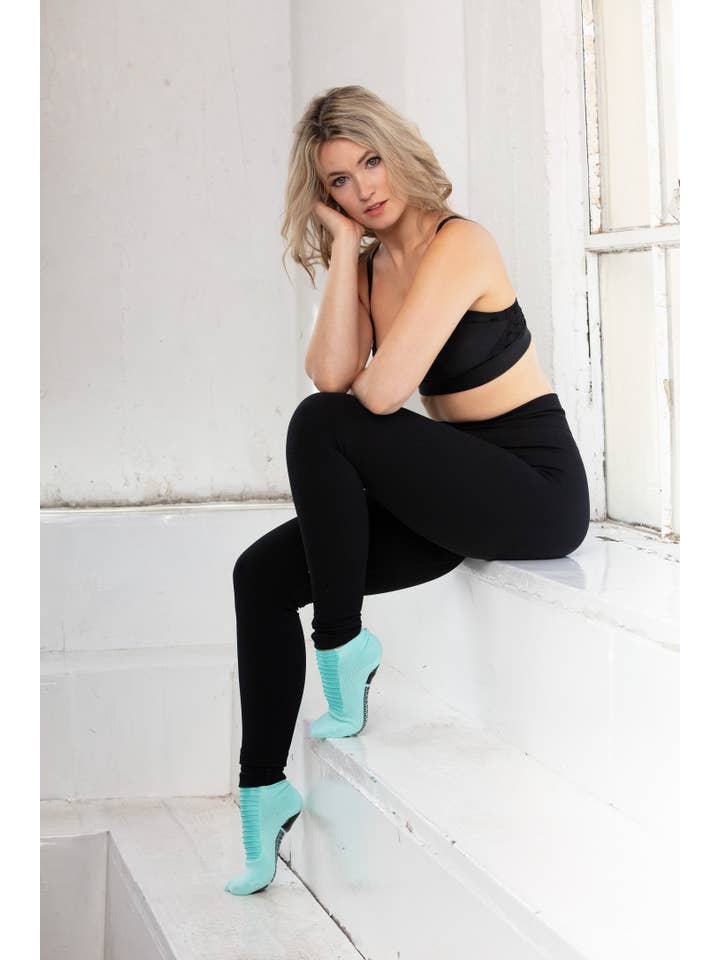 Arebesk - Wholesale Socks - Women's - Moto Closed Toe Grip Sock