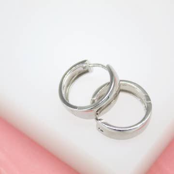 18 Karat Rhodium gefüllte schlichte Huggies Ohrringe für den Großhandel von MIA Jewelry