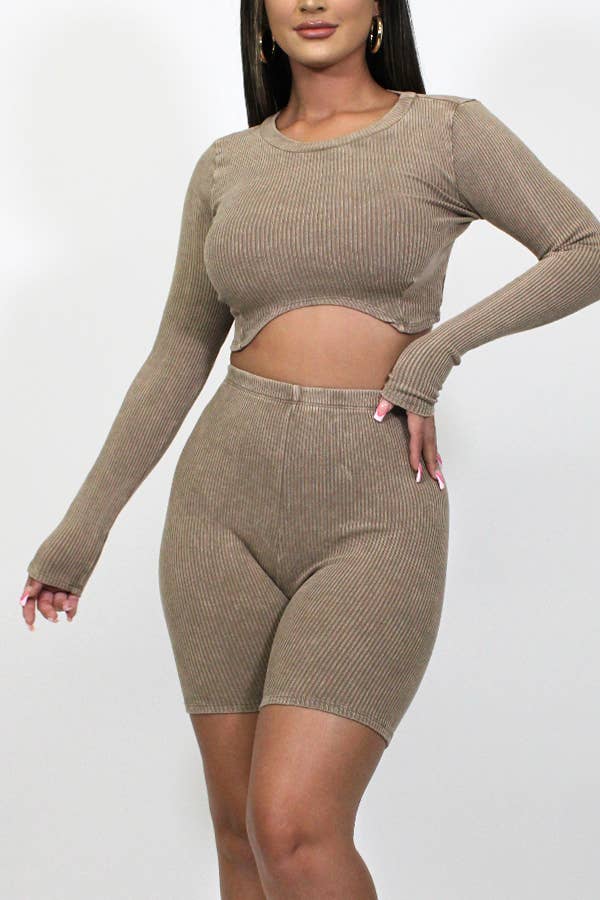 Junie - Wholesale Loungeset - Dames - MINERAL WASHED SHIRT MET LANGE MOUWEN EN BIKER SHORT SET MXST1000710