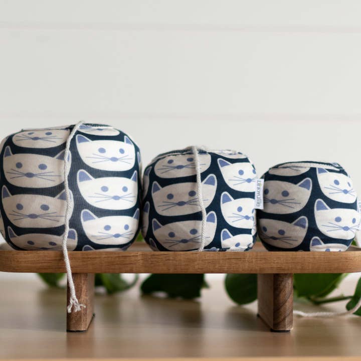 binkwaffle - Wholesale Yarn - Kitty COZY CAKES Yarn Cozy4