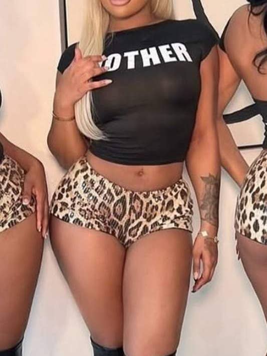 letter print fitted tee for wholesale by Flarix