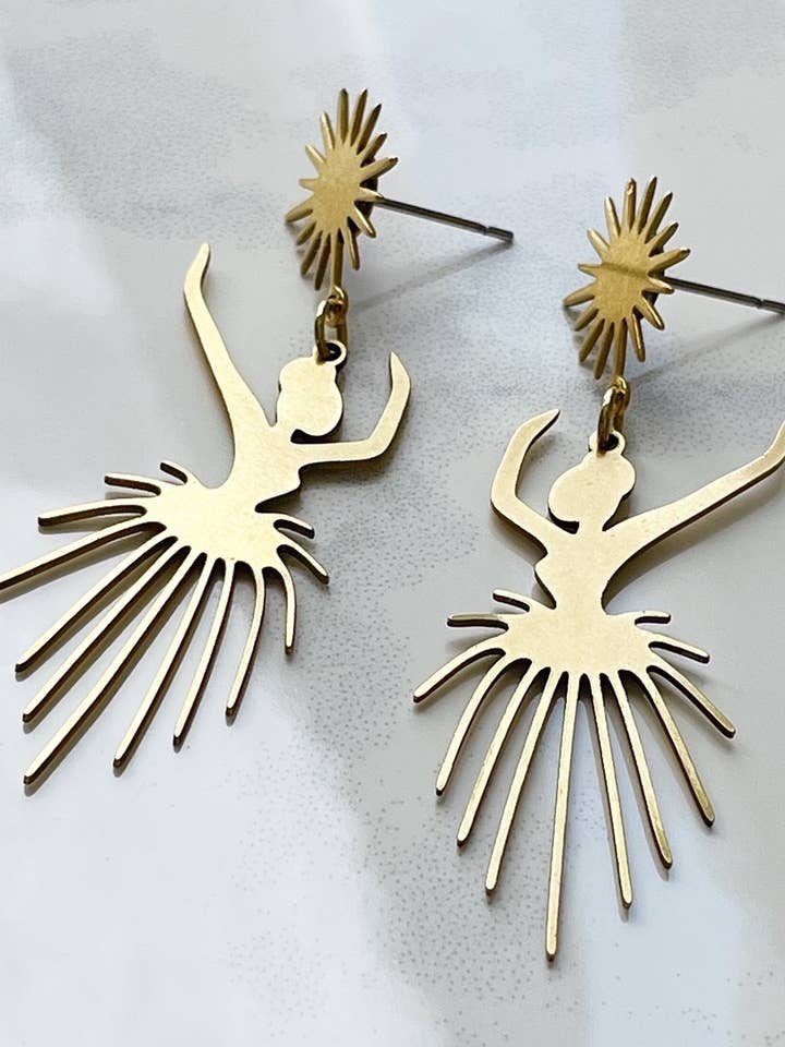 Messing ballerina øreringe for engroshandel hos Pearl and Ivy Studio