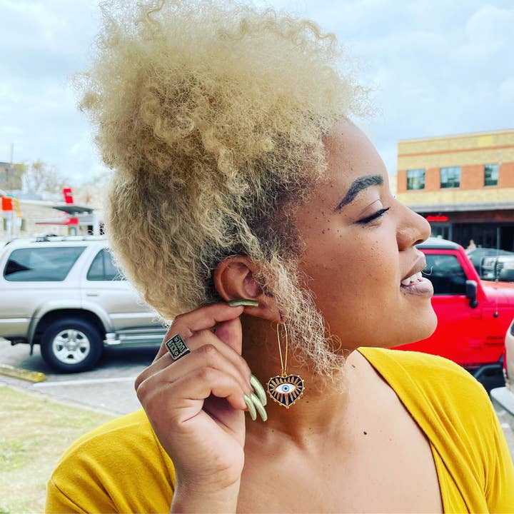 Brincos longos de esmalte mau olhado por atacado de Stitch and Stone