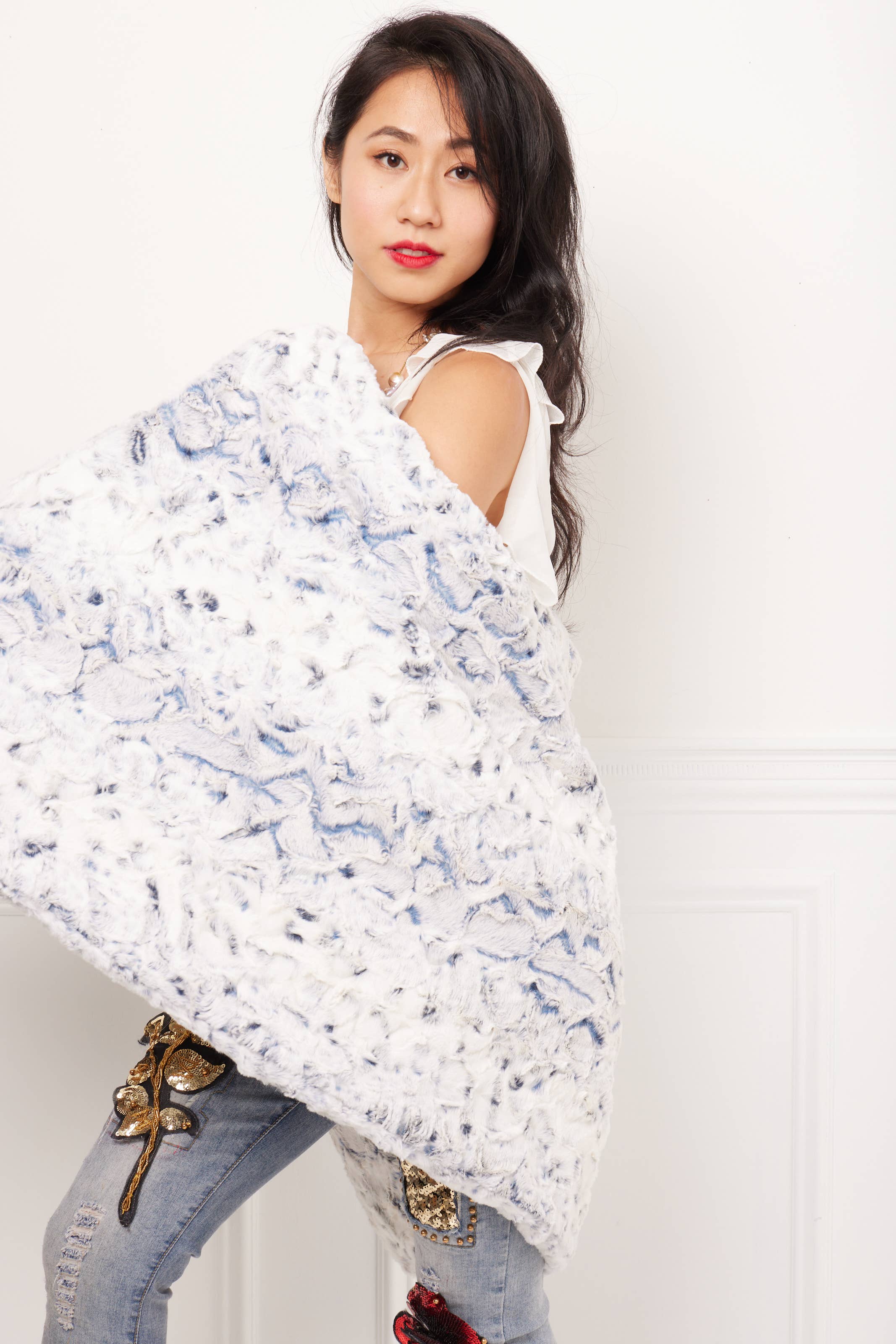 Tourance - Wholesale Throw Blanket - Throw - Rendevous Navy and Cream2