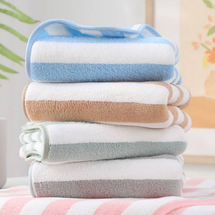 SOFT AND ABSORBENT CORAL FLEECE BATH TOWEL_CWMM2322 for wholesale by ACCITY