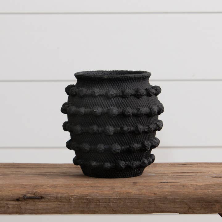 Audrey's Home & Gift - Vente Vases - Vase en ciment à nœud texturé noir, Sm (PC)