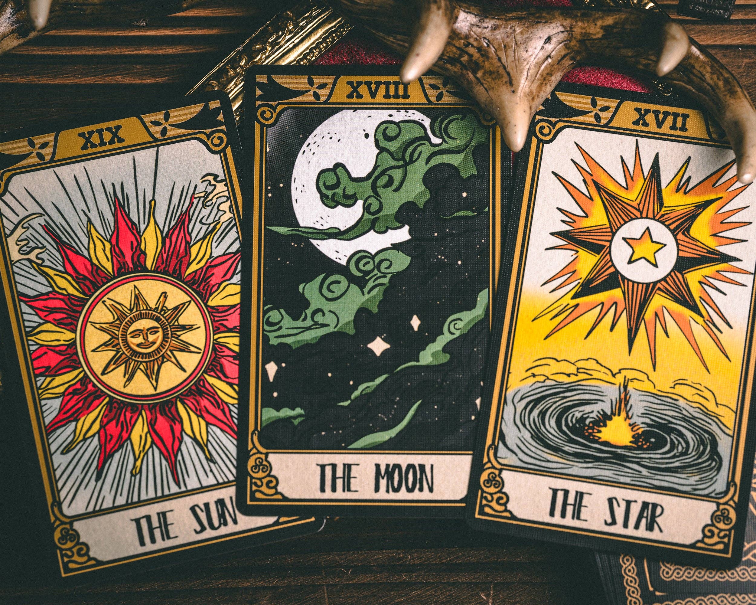 Vermilion Collection – wholesale Tarot cards – Windmill Flag Tarot10