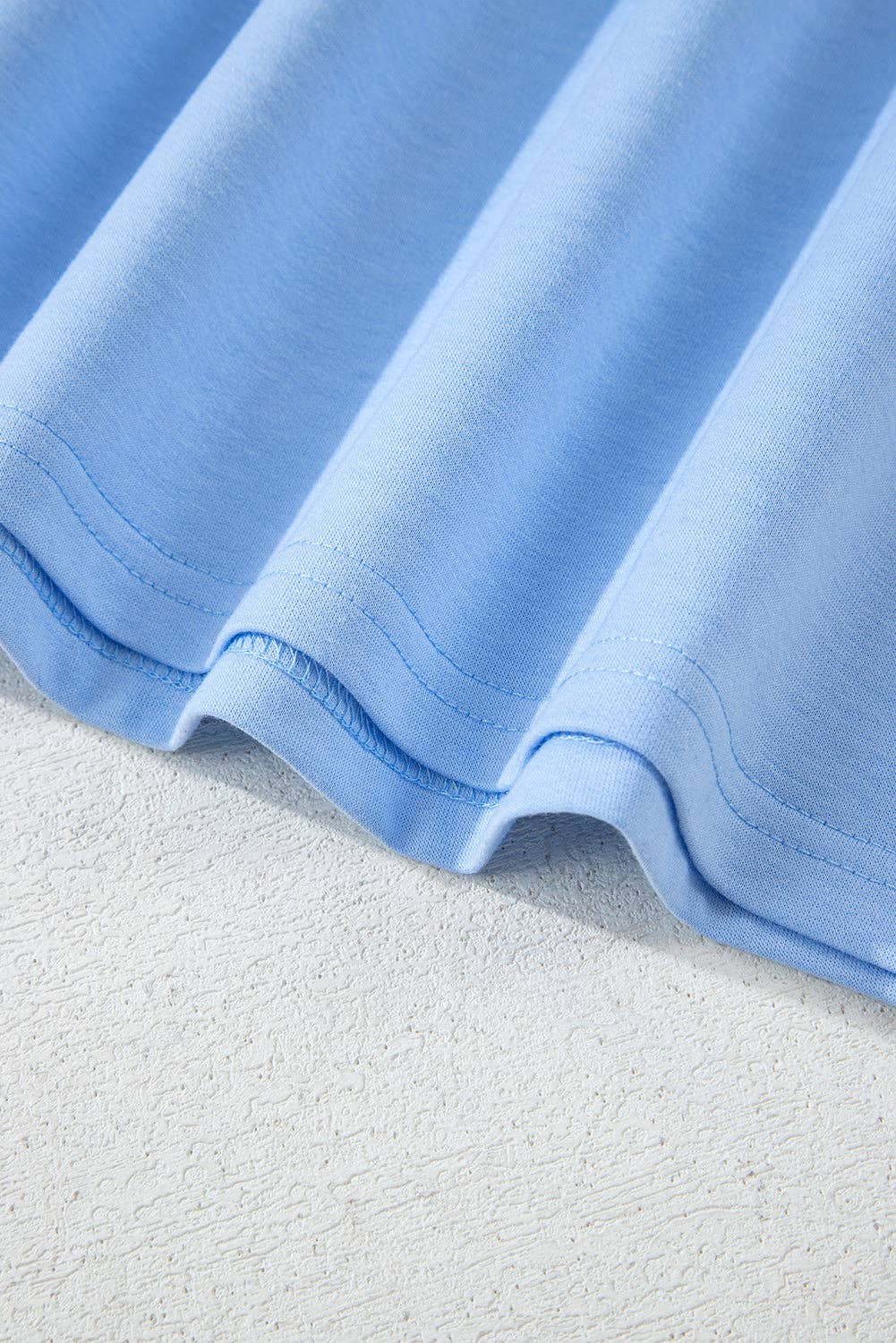 Lovesoft - Vendita all'ingrosso Maglietta - Donna - Maglietta casual a tinta unita con toppa a righe sul davanti3