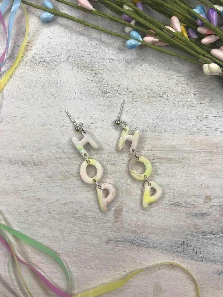 Pendentifs H.O.P pour la vente par Buzzy bee clay