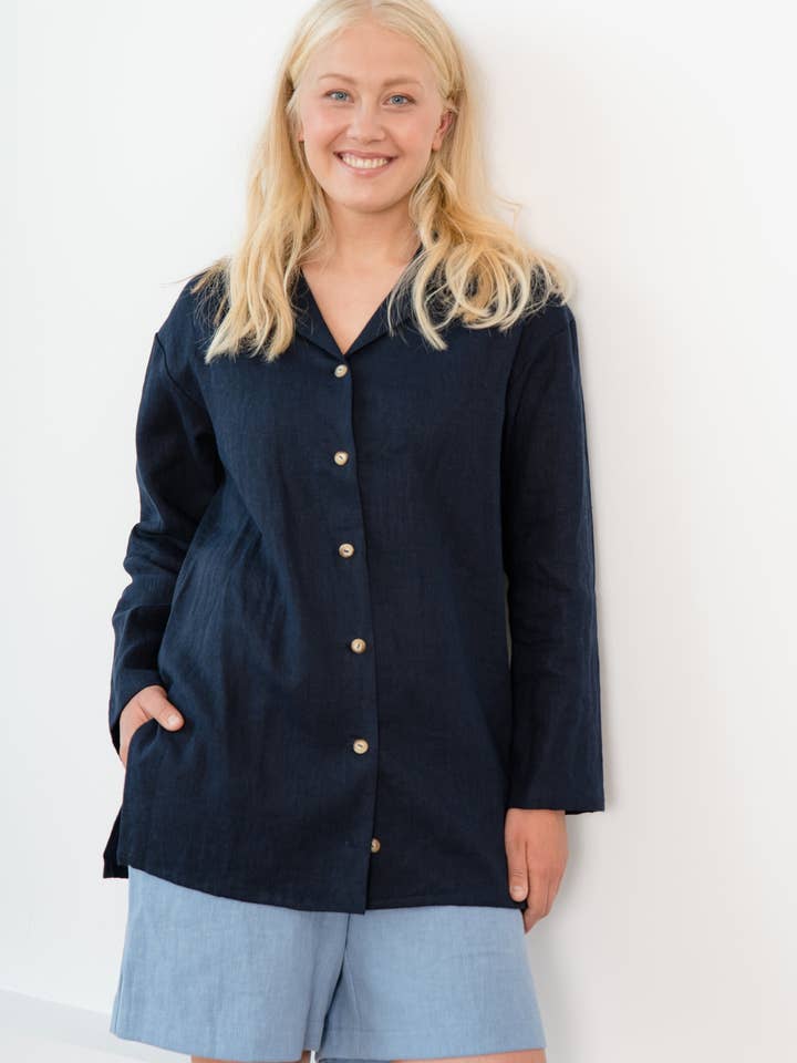 Camisa de lino, camisa azul oscuro, blusa con botones, camisa holgada para venta al por mayor de LeMuse