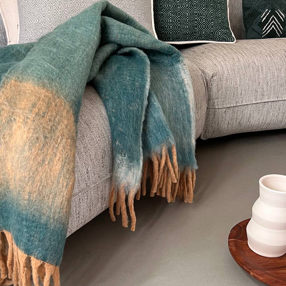 Malagoon – wholesale Throw blanket – Zapotec soft green recycled throw5
