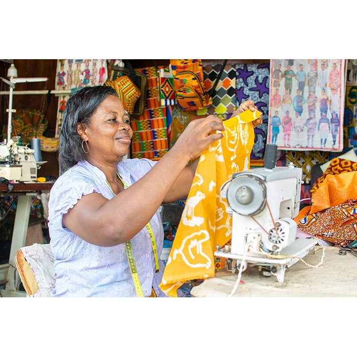 Global Mamas - Wholesale Apron - Apron Reversible: Chickens - Gold-Organic2