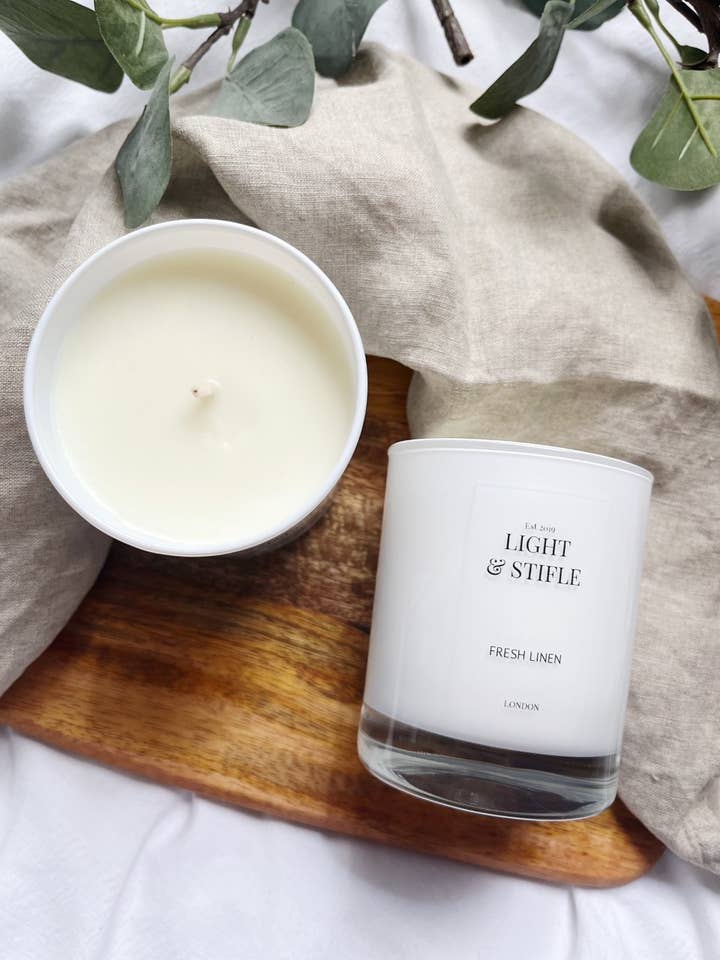 Bougie en lin frais pour la vente par Light & Stifle