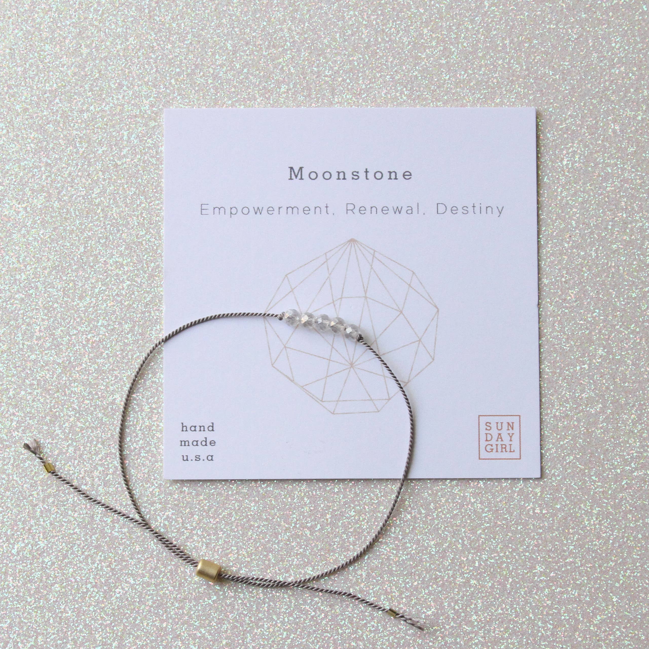 Sunday Girl by Amy DiLamarra – Pulseira de missangas por atacado – CGB-MON | Pulseira Cura de Cristal e Pedras em Navios Moonstone 4