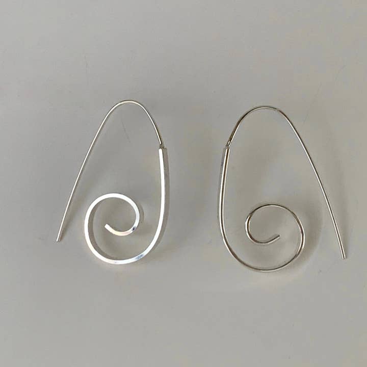 Pendientes grandes remolino de plata para venta al por mayor de Kitty Stoykovich Designs