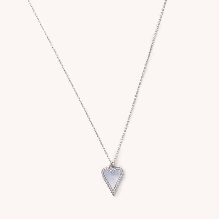 Verstellbare Halskette mit Muschelherz in Silber und Weiß für den Großhandel von Nikki Smith Designs