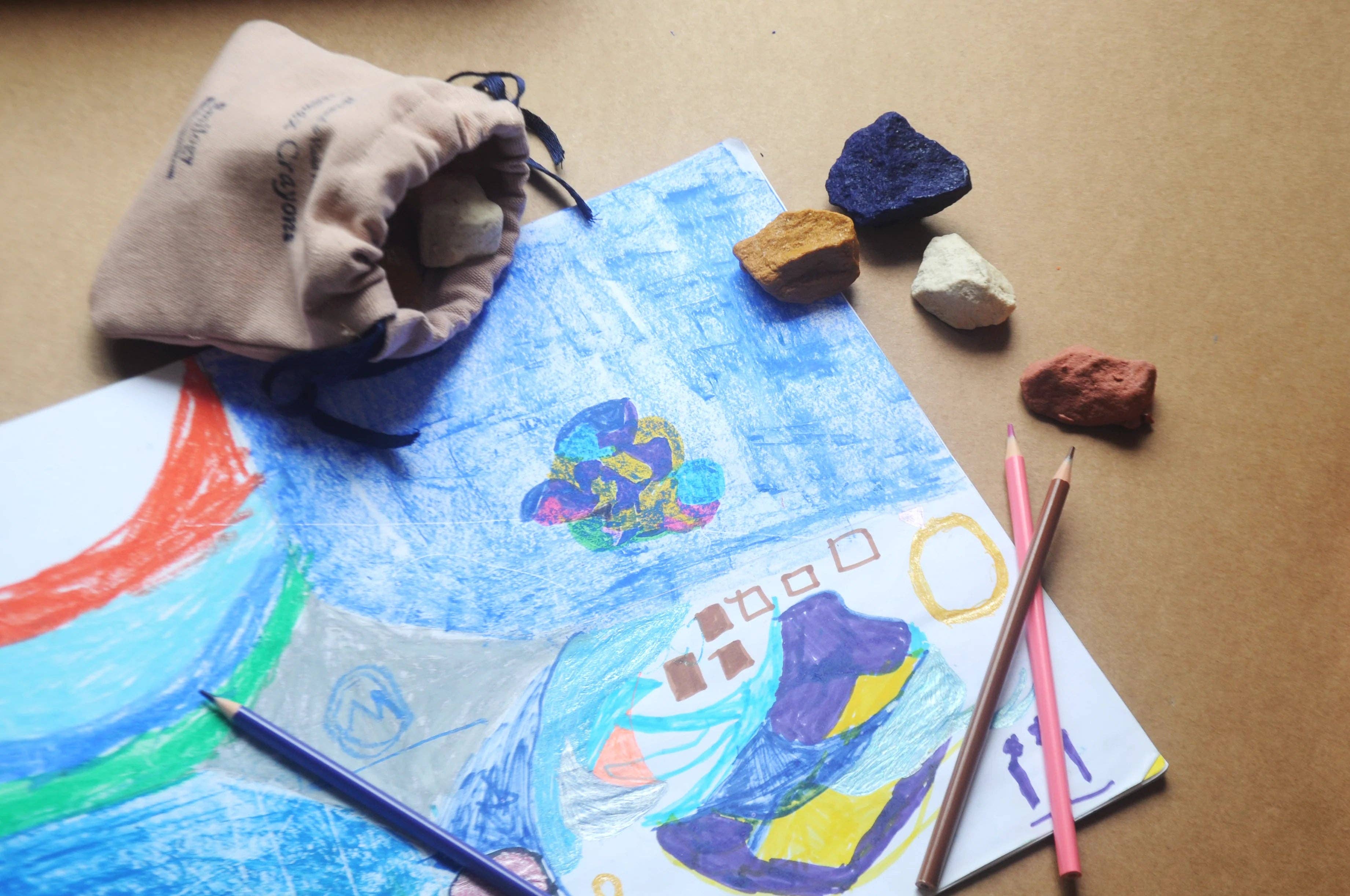 Father's Factory – Großhandel Buntstift – Kind & Baby – 8 Buntstifte aus strukturiertem Bienenwachs Ocean Rock in einem Mini-Baumwollsack1