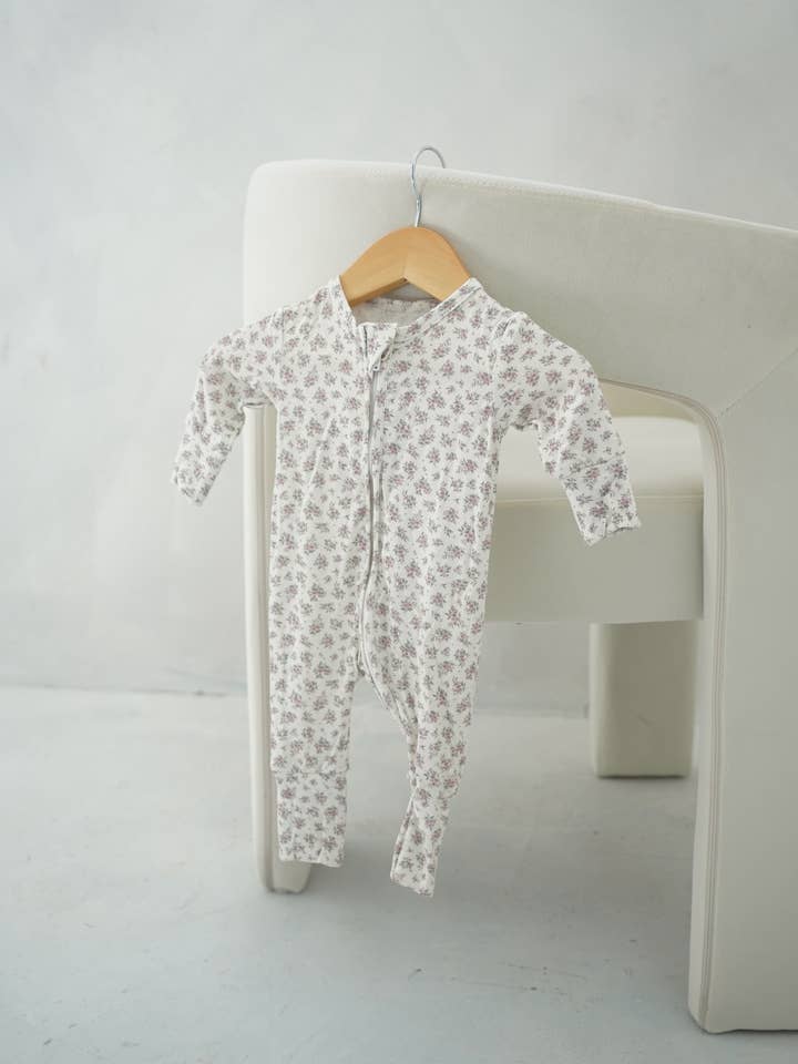Little Threads - Wholesale Sleepsuit - Baby - Vintage Blue Floral Bamboo Footie