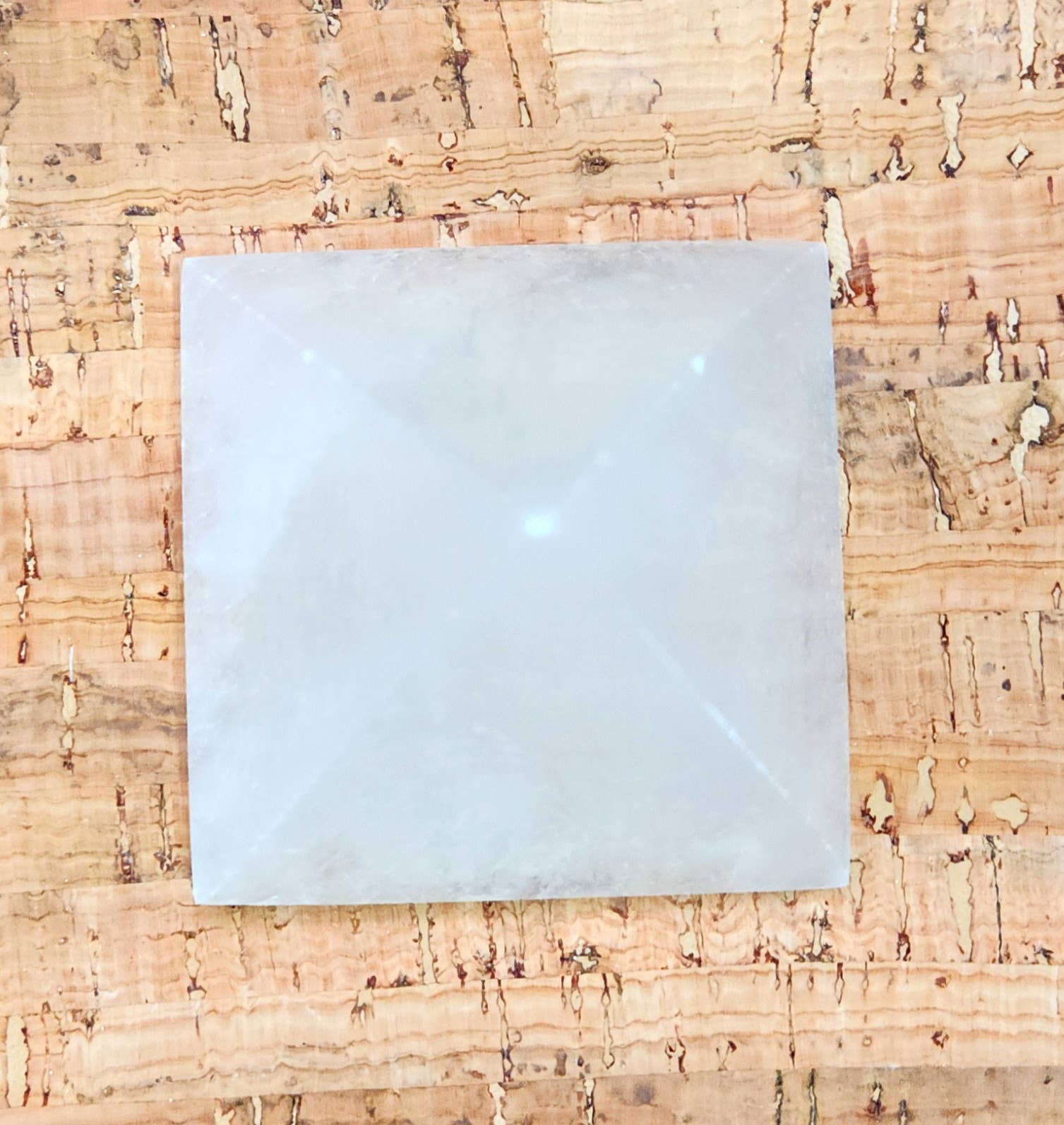 Meraki Gemstones - Vendita all'ingrosso Pietra/cristallo spirituale - Piramide di Selenite per Ricarica/Purificazione - Dimensioni Approssimative 5-6cm3