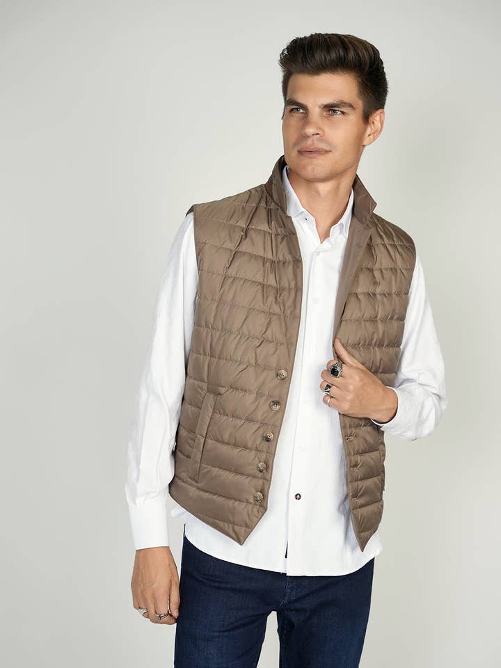 LEO Tan Gewatteerd Vest voor wholesale door Luchiano Visconti