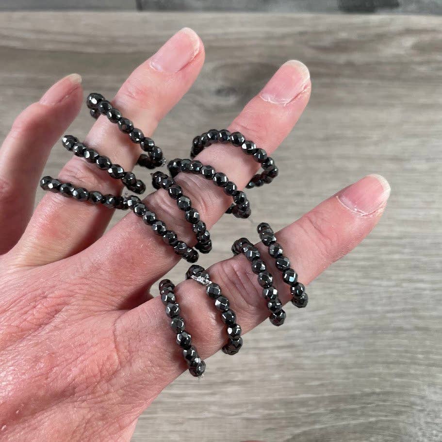 Keystone Crystals - Vente Anneau/bague à empiler - Bague extensible en hématite en gros | Bijoux en cristal ajustables3