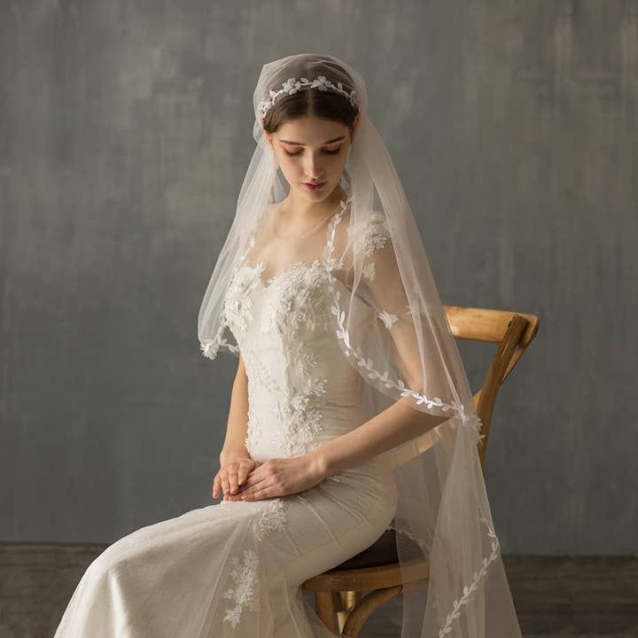 LanLivia – wholesale Veil – Women’s – Elegant Hat Style Bridal Veil with Leaf Lace Lining - Iron Before Use3