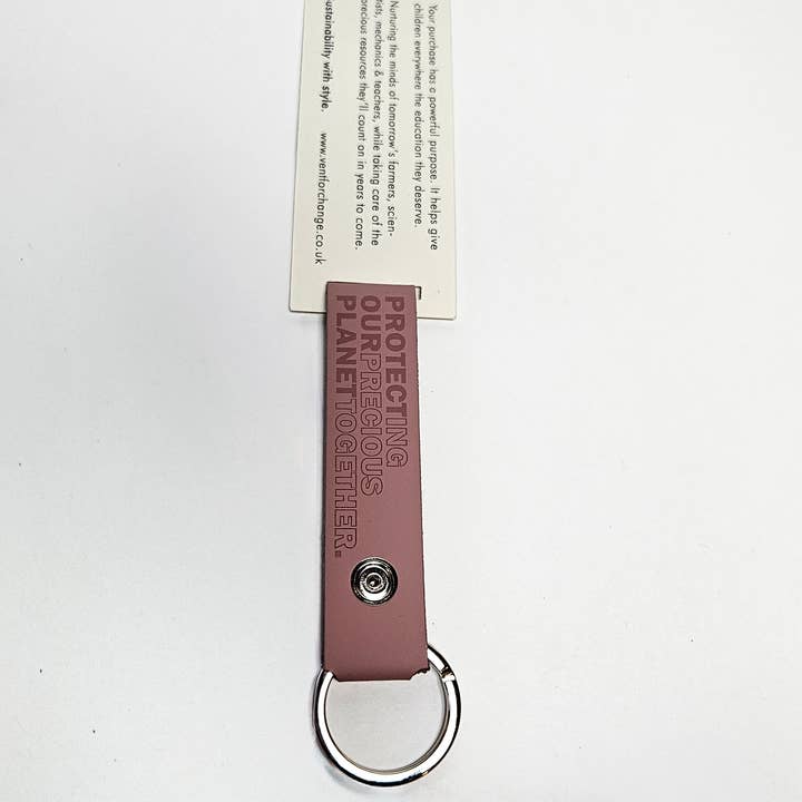 Återvunnen lädernyckelring - Puderrosa för wholesale av VENT for Change