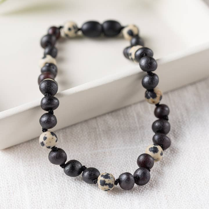 Huisdier | Dalmatische jaspis + rauwe kersenamberkleurige halsband voor wholesale door R.B. Amber Jewelry