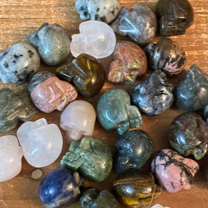 Moon River Designs - Wholesale Spiritual Stone/Crystal - Mini Crystal Skulls Bulk Set Mystery Mini Skulls