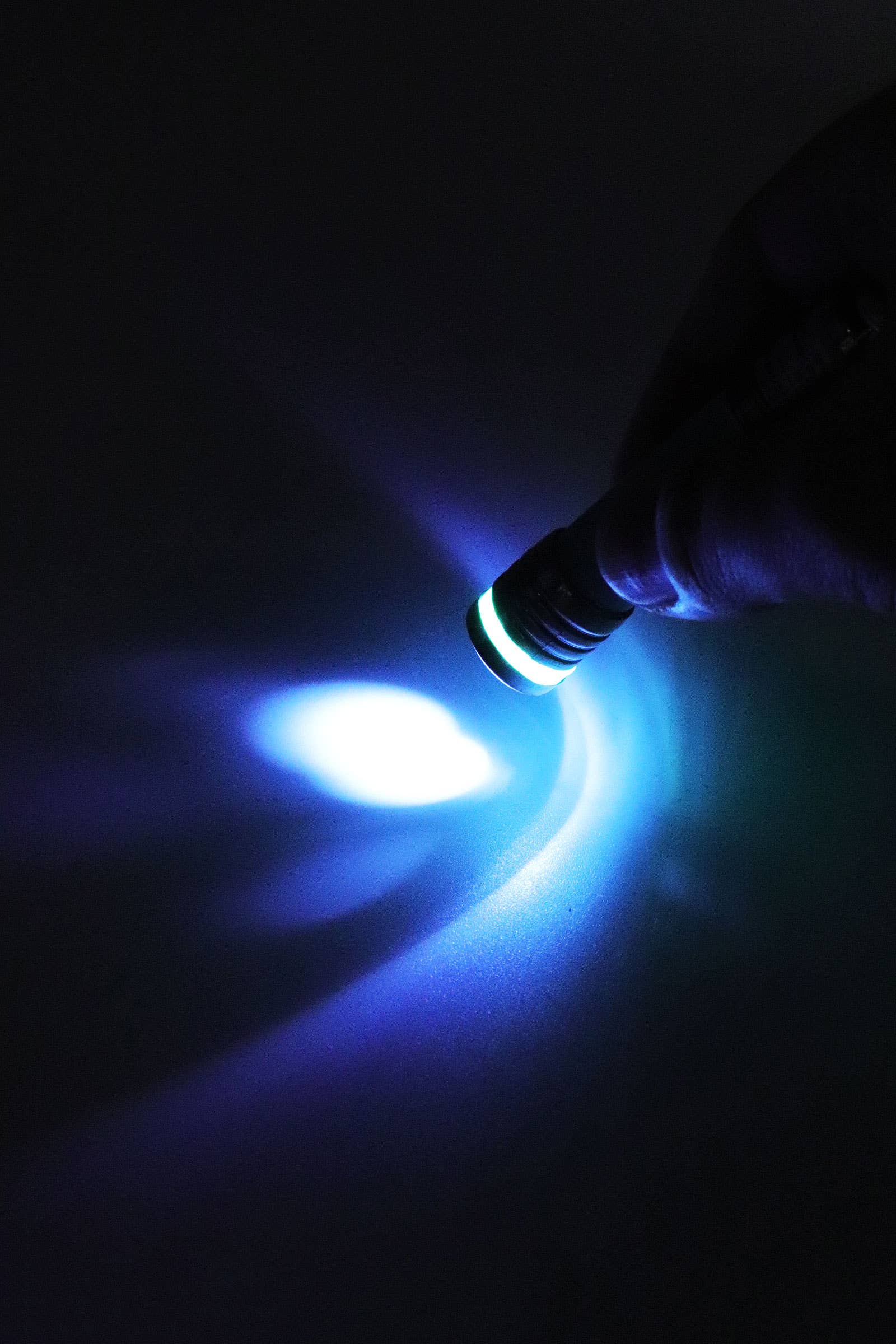 ASSORTED 2-in-1 Pastel Led Flashlight Laser Light Pointe for wholesale on Faire4