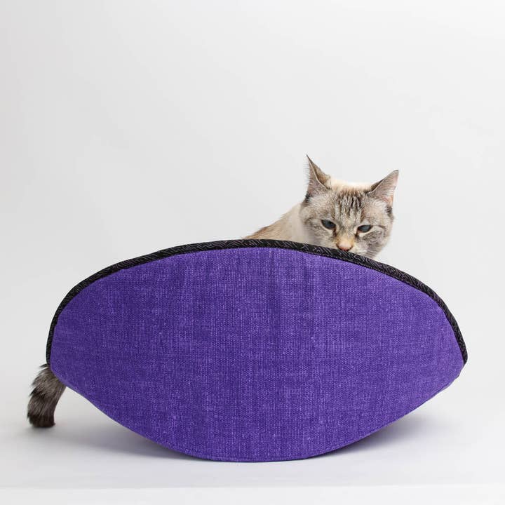 The Cat Ball - Wholesale Pet Bed - Cat/Dog - Jumbo Cat Canoe Bed - Taco-Shaped Nest for Cats and Dogs6