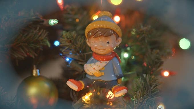 Oliver the Ornament - Wholesale Reference - Oliver the Ornament Meets Belle Hard-Bound Book15