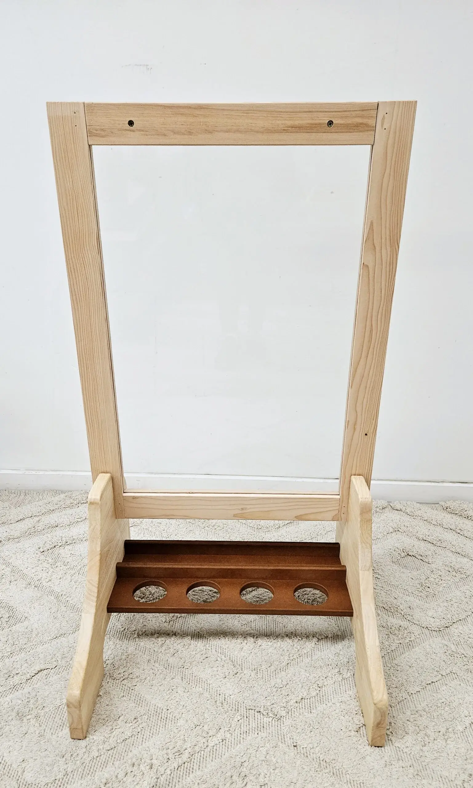 QToysUSA – wholesale Easel – Toddler Perspex Easel3