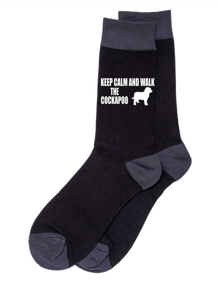 Ruhe bewahren & den Cockapoo ausführen Herren-Novelty-Socken Schwarzes Hundeliebhaber-Geschenk für den Großhandel von Print4U