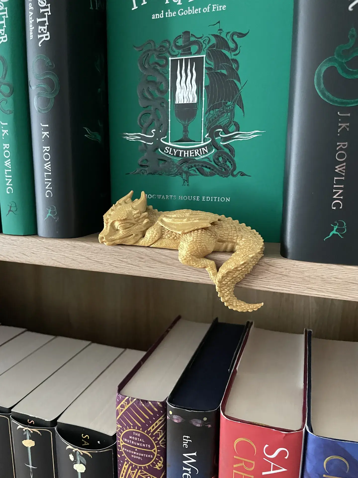 Modern Wood Cases – Engroshandel Pyntefigur – 3D-printet sovende babydrage - bogniche og hyldedekoration2