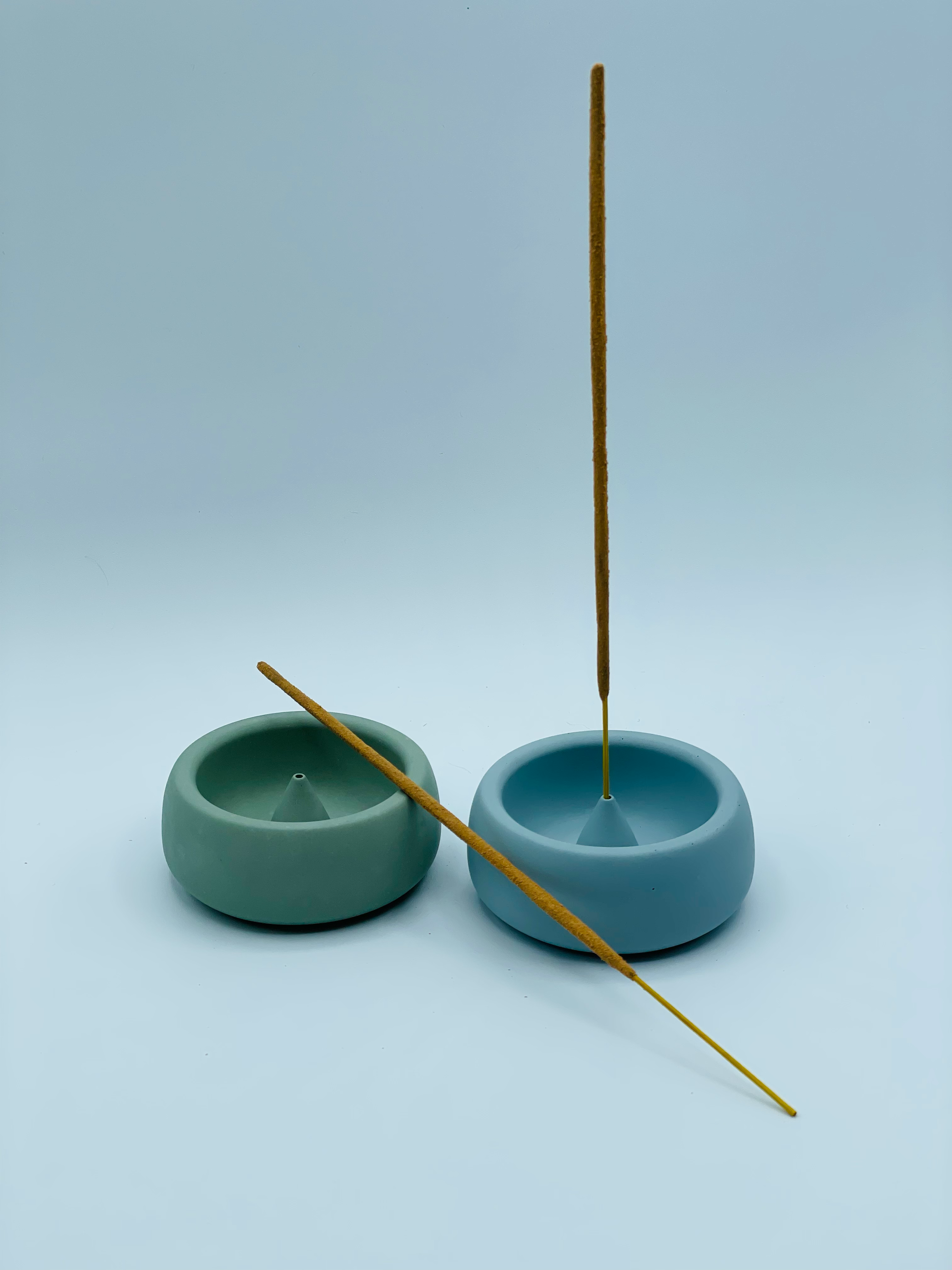 Colyer House Creations - Vente Porte-encens - Porte-encens en béton design moderne et minimaliste2