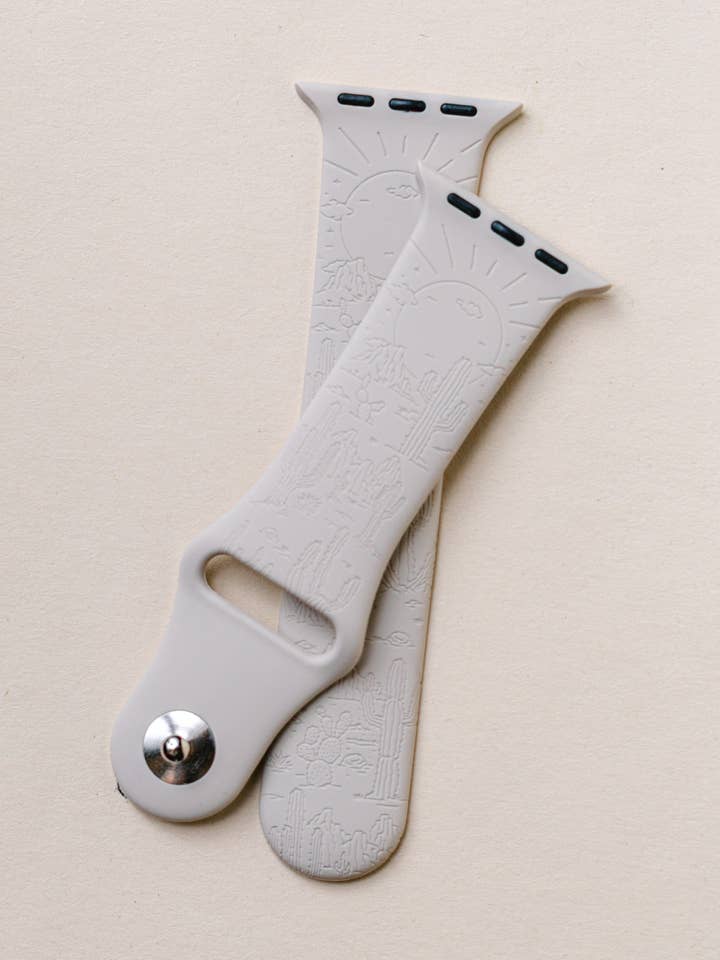 Graveret silikone Apple Watchband Desert Landscape Design for engroshandel hos Fox and Fiddle Designs