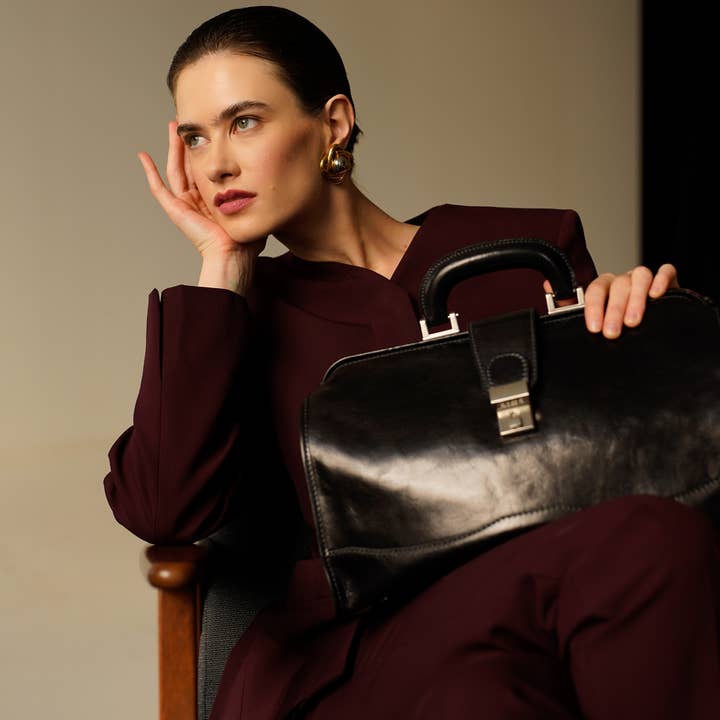 Time Resistance - Wholesale Briefcase - Women's - Small Brown Leather Doctor Bag - David Copperfield
