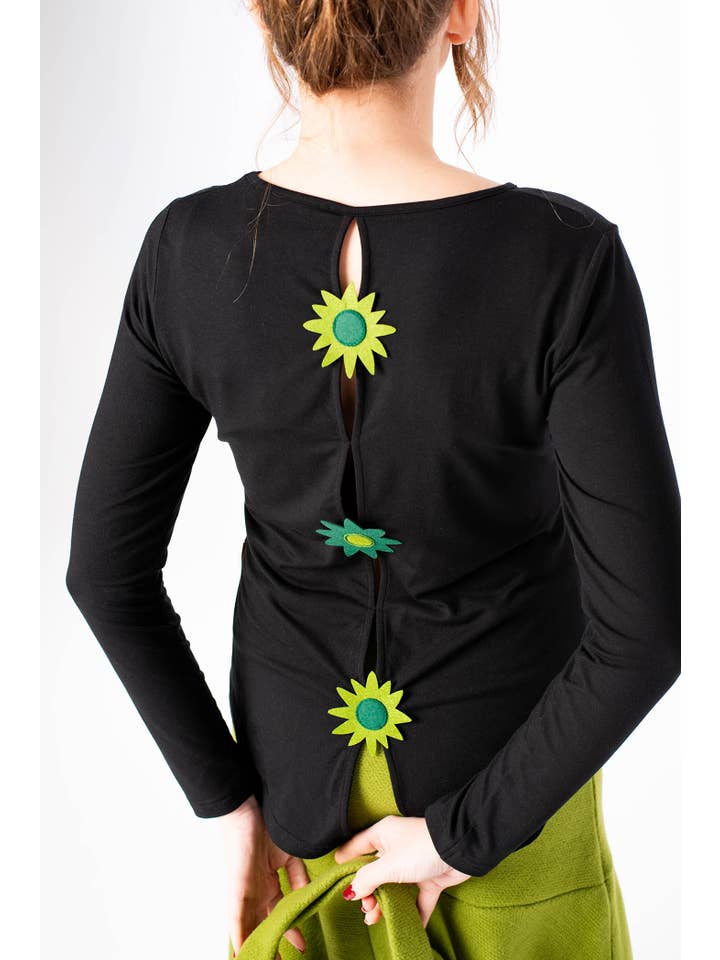 Mamatayoe – Blusa - Mulher por atacado – Blusa preta de manga longa com detalhes bordados