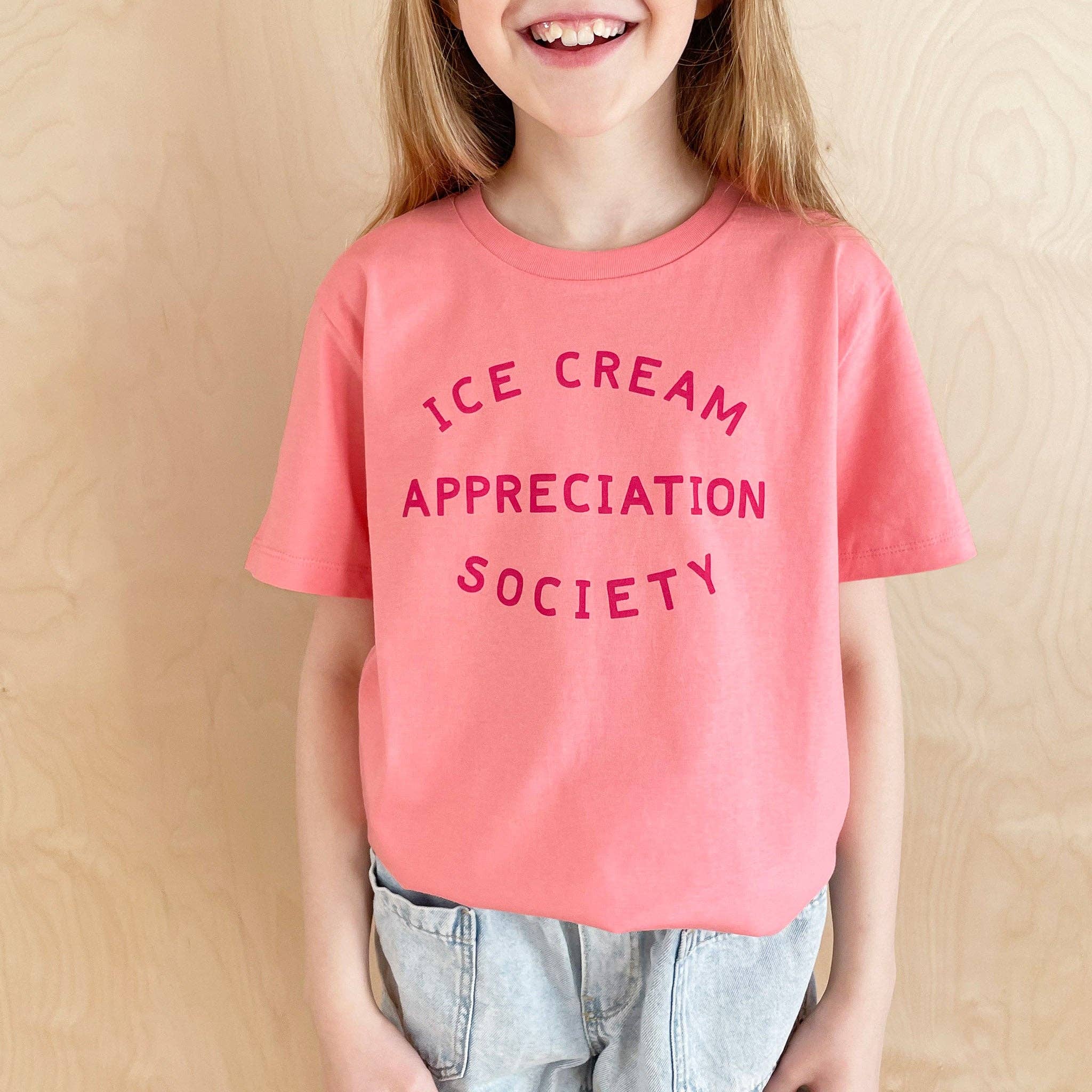 Alphabet Bags - Vendita all'ingrosso Maglietta serigrafata - Bambini - T-shirt per bambini "Ice Cream Appreciation Society" color bubblegum1