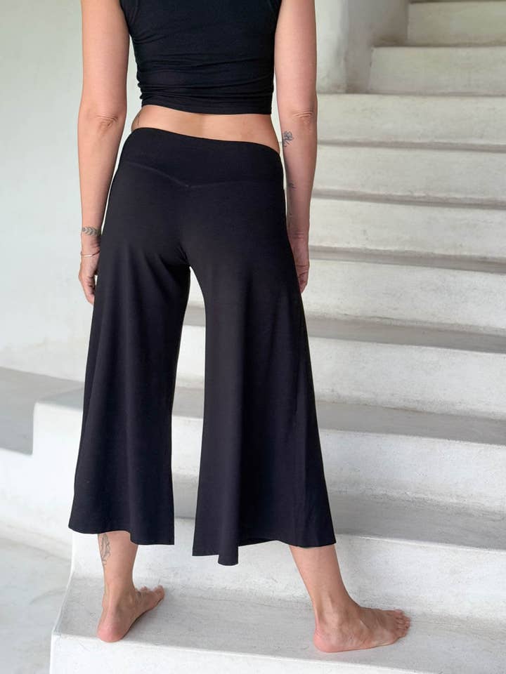 CARAUCCI - Wholesale Pants - Women's - Cropped Flare Pants1