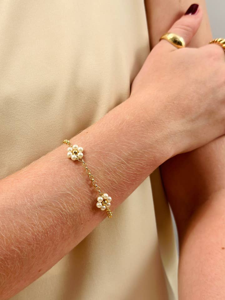 Skylar Gold-Filled Flower Chain Bracelet for wholesale by DEMI FINE Gold Filled Jewelry